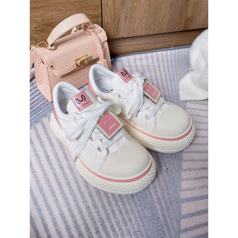 G*u*i casual shoes